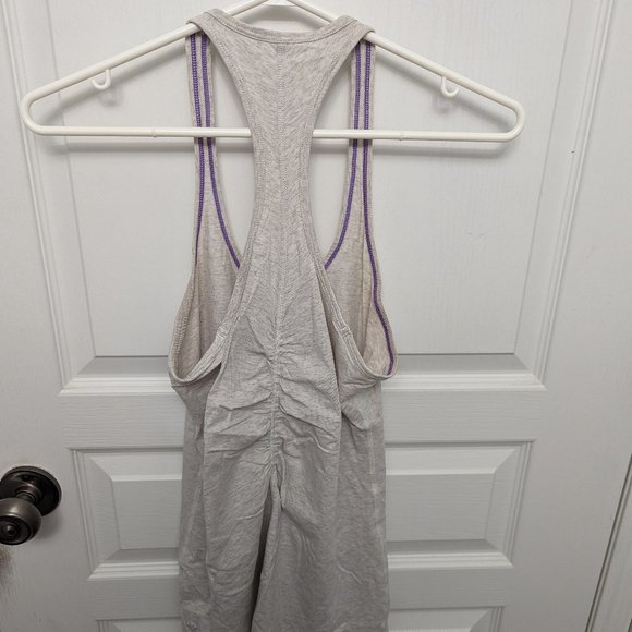 Lululemon reversible racerback tank top light heather grey Women size 8 - Picture 7 of 8